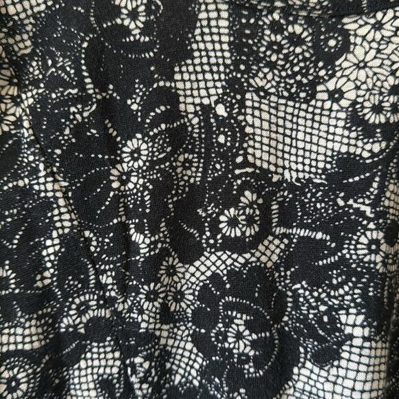 KIRRA HOOK AND EYE CLOSURE LACE PRINT CORSET STYLE PEPLUM TANK SIZE MED - Picture 4 of 10